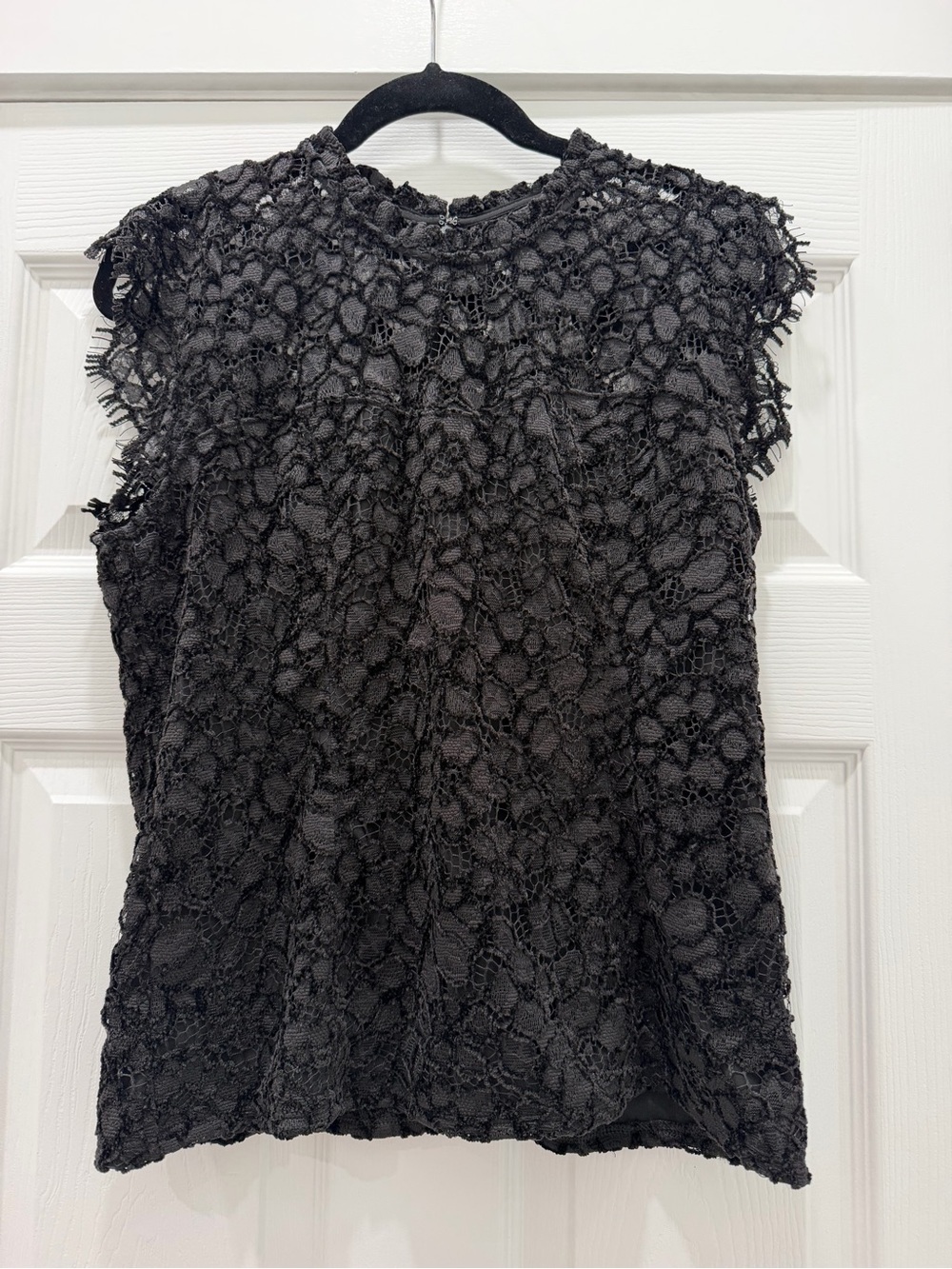 Feminine White House Black Market Lace knit top size 8